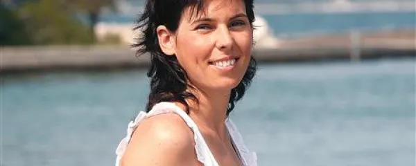 Po sedmih letih plutja se je Urška Klinec Jakšić odločila za družino: “Če bi bila moški, bi danes plula, kot ženska pa sem se odločila za otroke.”  