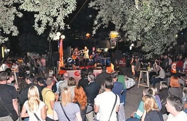 Zadovoljno občinstvo Goriške plaže