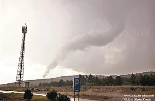 Pri Kozini je nastal tornado