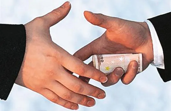 Splitski sodnik meni, da si tudi cariniki zaslužijo “majhno nagrado za hitro opravljeno delo”.