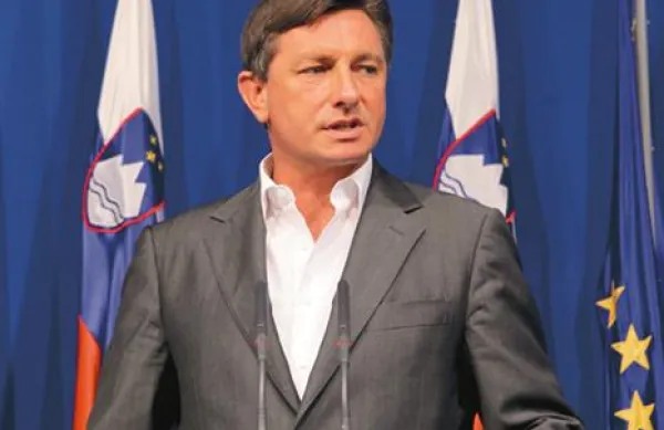 Borut Pahor za jesen napoveduje pogovore z vsemi parlamentarnimi strankami o tem, kdaj bi bile volitve najprimernejše z vidika interesov države.
