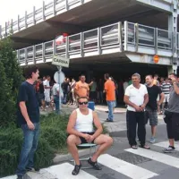 Žerjavisti v Luki Koper &scaron;e naprej stavkajo