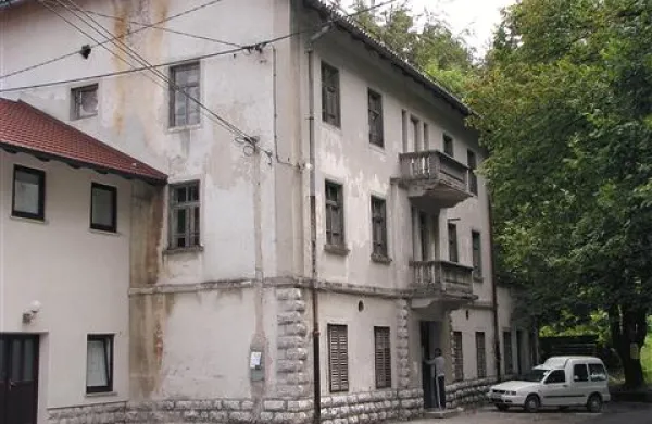 Nekdanji hotel in zadružni dom na Predmeji bodo spet oživili 