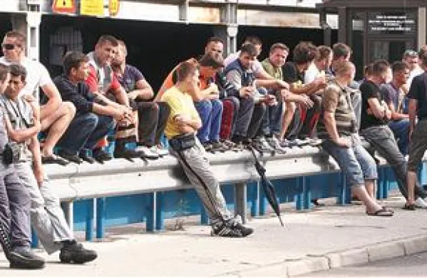 Pred vhodom v Luko Koper  že od petka vztraja okoli 200 podpogodbenikov, ki jih je stavka žerjavistov dvignila k spontanemu protestu 
