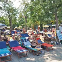 Na Delfinu je največ gneče ob torkih in četrtkih