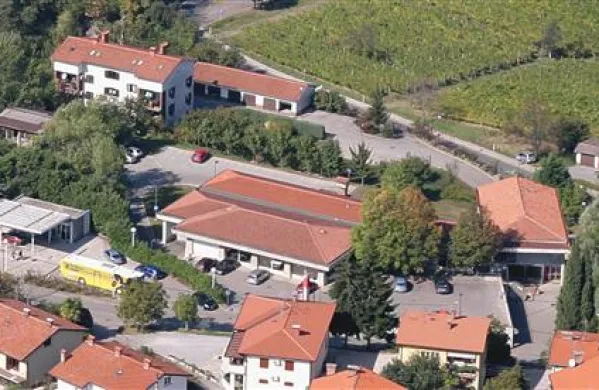 Zdravstveni dom na Dobrovem in druge ambulante po Brdih nameravajo seliti na skupno, novo lokacijo pod dobrovskim marketom Mercatorja