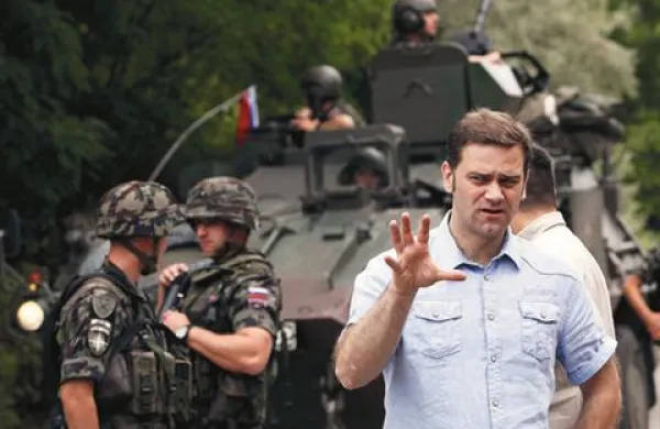 Srbski pogajalec Borislav Stefanović v vasi Zvećan na Kosovo.