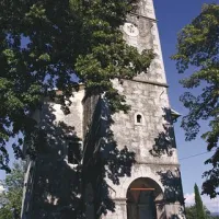 Sedanja cerkev je naslednica dveh zelo starih cerkev, katerih pa ni več