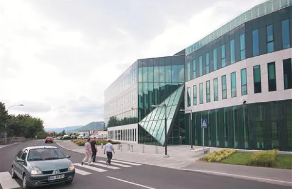 Po najbolj črnem scenariju  bodo morali v Primorju do konca leta za normalizacijo poslovanja odpustiti še 120 ljudi