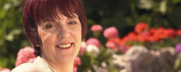 Vedrana Rudan: “S tezo, da šokiram, se ne strinjam in se nikoli ne bom. Jaz? Koga? S čim? Sem ženska v dvainšestdesetem letu in ne pade mi na misel, da bi se slekla, pokazala joške in 'šokirala'.”