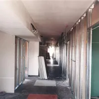 Na trati pred Toptermom naj bi posadili hitro rastoče drevje in postavili  igrala. Toda starši bi svoje otroke raje vozili v vrtec Livade, v prostore, ki jih zaseda mestna knjižnica, in ji ne zadostujejo.