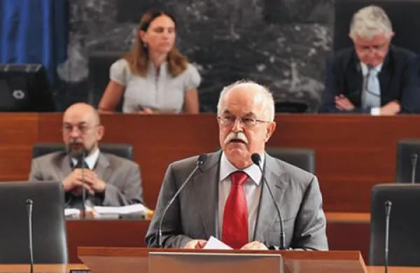 Ena od krovnih organizacij Slovencev v Italiji, Svet slovenskih organizacij, je ministra za Slovence v zamejstvu in po svetu  Boštjana Žekša pozvala k nakazilu sredstev. 