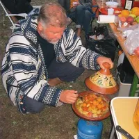 Koprčan Alfijo Glavič je pripravljal tažin, tradicionalno  jed, ki jo je spoznal na svojih poteh z dyano po Afriki