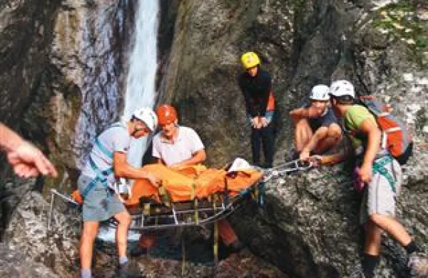 Udeleženec soteskanja si je včeraj zlomil nogo. Fotografija je simbolična.