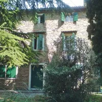 S Kosmačevo spominsko hišo v Portorožu, v kateri je pisatelj živel in ustvarjal precej dolgo, upravlja piranska knjižnica, ki se je v soglasju z občino odločila, da sobe v nadstropju v poletni sezoni prek agencije Maona oddaja turistom in z delom zaslužka vzdržuje hišo. Oboji se trudijo, da bi v hiši bivale mirne družine.     