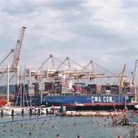 Pogled na pristanišče in okolico že v soboto dopoldne ni dajal videza, da je Luka Koper preživela prvo pravo stavko v svoji polletni zgodovini.