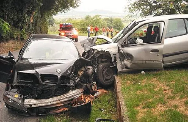V dveh avtih je bilo pet po&scaron;kodovanih