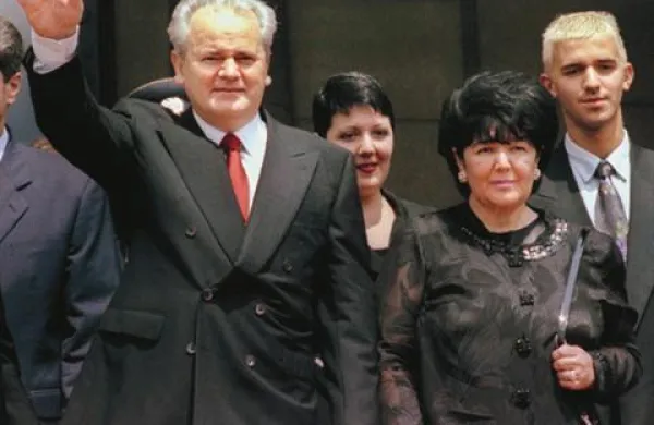Mirjana Marković po pokojnem soprogu prejema “le” invalidsko pokojnino.