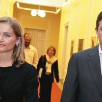Kresalova bo Pahorju danes ponudila odstop