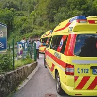 Trije mrtvi pri soteskanju na Učji