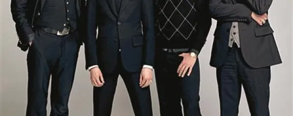Interpol (z leve): Carlos Dengler, Daniel Kessler, Paul Banks in Sam Fogarino. Dengler se je lani poslovil od skupine, na novi turneji bas igra Brad Truax. 