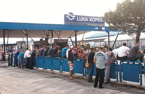 Po stavki v Luki Koper predlagajo kolektivno podjetniško pogodbo