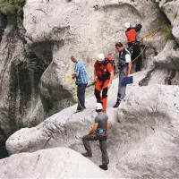 Za varnost kriminalistov, ki so si ogledali kraj nesreče, so skrbeli bovški gorski reševalci.