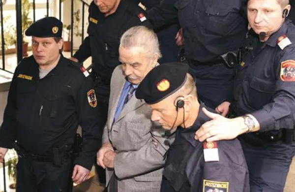 Joseph Fritzl preživlja dosmrtno zaporno kazen v posebnem zaporu za duševne bolnike