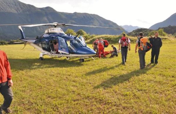 Poškodovano italijansko planinko so reševalci s helikopterjem odpeljali v bolnišnico. (Fotografija je simbolična.)