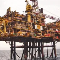 Iztekanje nafte na naftni ploščadi Gannet Alpha, 180 kilometrov od pristanišča Aberdeen na vzhodu Škotske, so odkrili minulo sredo.