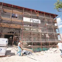 V stavbi bo novih 400 kvadratnih metrov površine, namenjene dejavnostim vrtca in šole 