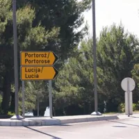 Po ropu v Luciji sta roparja zbežala proti Gažonu