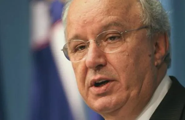 Ponoči je v 68. letu umrl nekdanji premier in nekdanji predsednik Nove Slovenije Andrej Bajuk.
