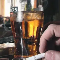 Vdajanje alkoholu in kajenju občutno povečata možnosti za nastanek srčnih obolenj