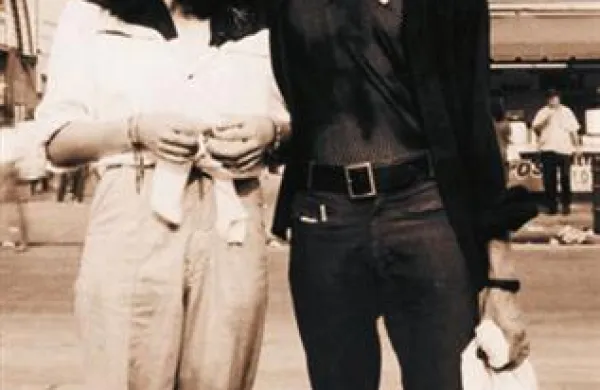 Punk rock diva Patti Smith bo po svoji avtobiografski knjigi Just Kids (Preprosto otroci), ki je izšla lani, v sodelovanju s scenaristom Johnom Loganom napisala še scenarij.