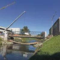 Most se je zru&scaron;il v Ljubljanico, trije delavci po&scaron;kodovani
