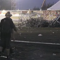 Na glasbenem festivalu na severu Belgije je v močni nevihti po zadnjih podatkih umrlo pet ljudi.