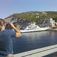 Trajekt je bil še v včerajšnjih zgodnjih jutranjih urah za mnoge naključne potnike prava turistična zanimivost.