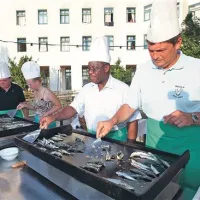 Znani Istrani (z leve) Jadran Furlanič, Tamara Kozlovič, Peter Bossman in Igor Kolenc so bili zadovoljni s svojim kuharskim znanjem