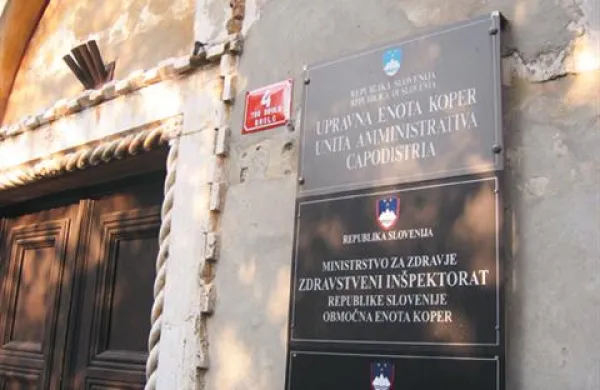Pahor bi krčil državno upravo