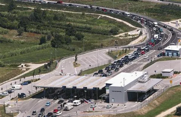 Pri prestopanju zunanje meje EU morajo potniki upoštevati določena pravila, da jih ne doletijo neprijetne posledice