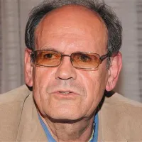 Pero Simić: “Ti dogodki diskreditirajo osebnost, ki je simbolizirala Jugoslavijo.”
