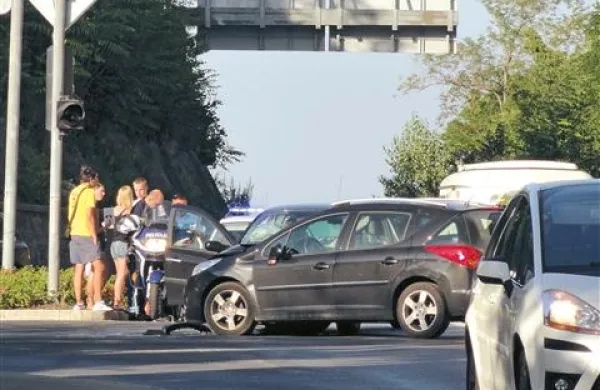 V četrtek proti večeru se je zaradi izsiljevanja prednosti zgodila nesreča v križišču na Valeti.