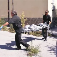 Pozno dopoldne so iz zapuščene stavbe odnesli truplo mladega Tržačana.