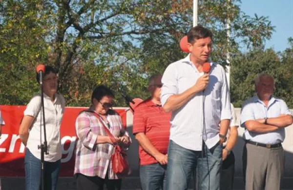 Premier in predsednik SD Borut Pahor je danes nagovoril udeležence tradicionalnega strankinega srečanja v Opatjem selu. 