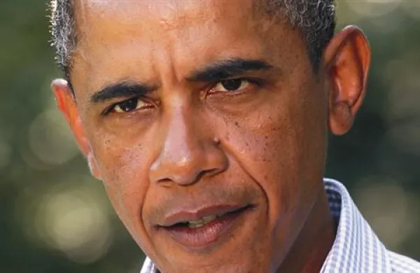 Ameriški predsednik Barack Obama, ki se danes ukvarja predvsem z orkanom Irene, si je včeraj vzel čas tudi za telefonski pogovor z nemško kanclerko Angelo Merkel o gospodarskih temah.