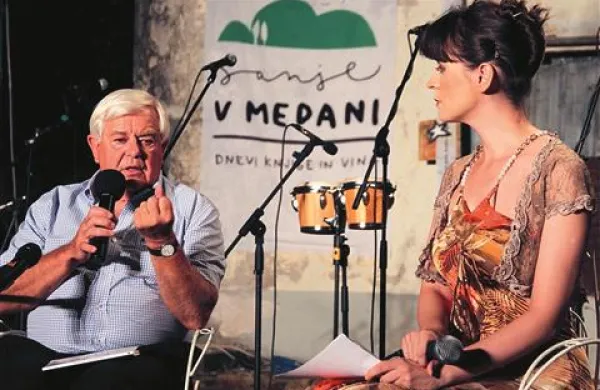 Milan Kučan in Tjaša Koprivec, umetniški vodja festivala, sta pozvala: “Dvignite se!”    