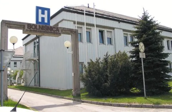 Tatovi na črno zlato so postojnski zdravstveni dom, porodnišnico in srednjo šolo  oškodovali za  najmanj 18.000 evrov