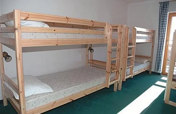 Vsak posamezni najemodajalec lahko zaprosi za subvencioniranje največ šestih ležišč.
