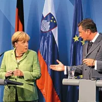 Nemška kanclerka Angela Merkel in premier Borut Pahor sta govorila o gospodarskih in političnih temah. 